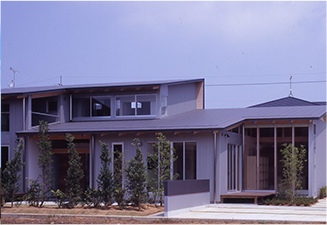 ガルバリウム鋼板を使用した住宅例